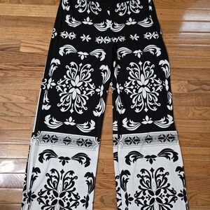 Frank Lyman Black and White Wide Leg Pants